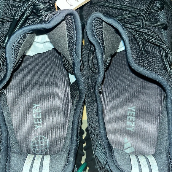 Brand New with Box Yeezy Boost 350 V2 - Picture 5 of 6
